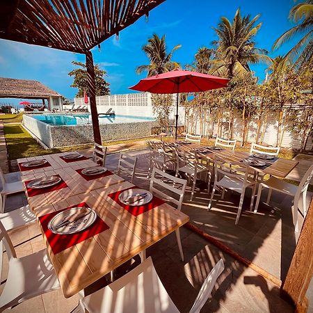 Hotel "Casa Mangata" Puerto Arista Esterno foto
